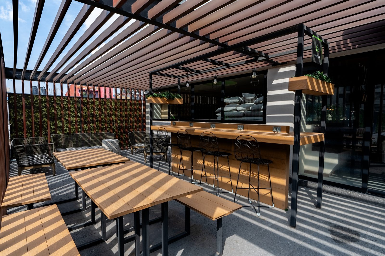 Terraza con asadores